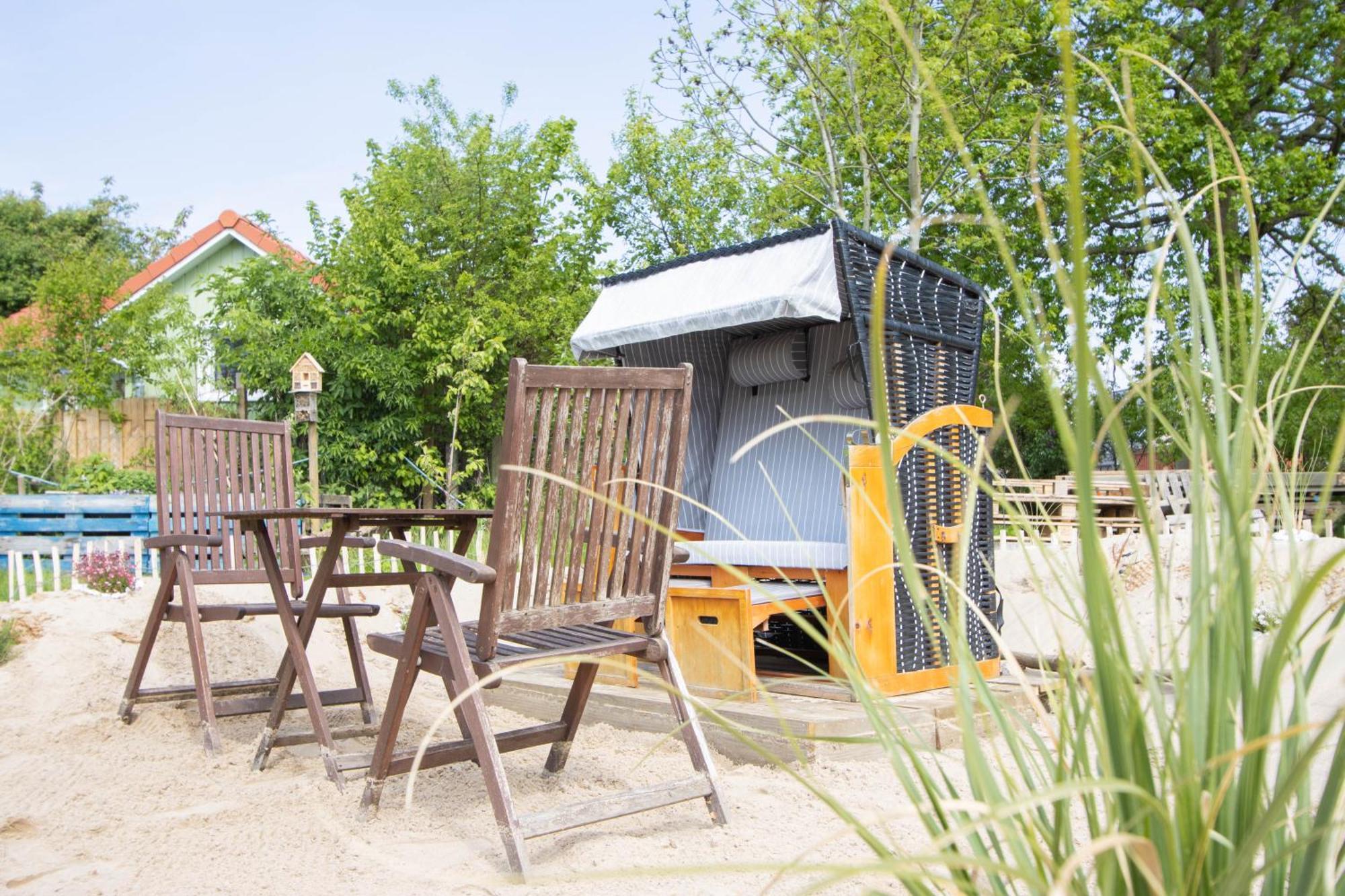 Hostel Oder Ferienwohnung 1-16 Personen Im Blauen Haus Fehmarn Zewnętrze zdjęcie